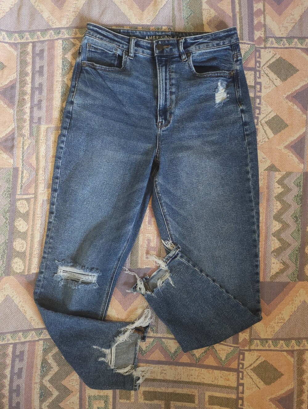 American Eagle Highest Rise Mom Distressed Jeans Size 10 Regular